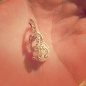 Aunthentic Hawaiian Pearl and Diamond Accent