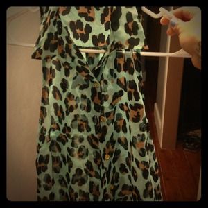 Mint sleeveless leopard top