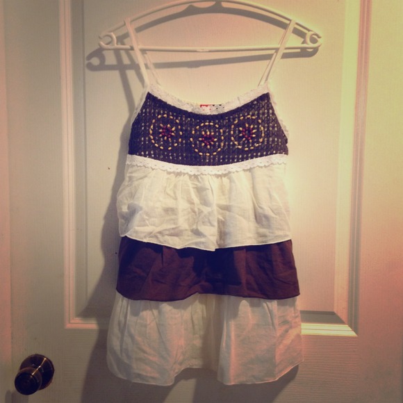 Brown & White Sleevelesss