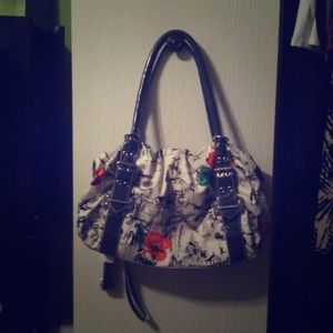 ❤REDUCED❤Melie Bianco grey/black/poppy handbag!