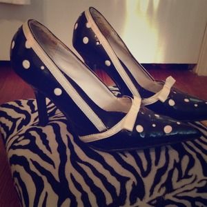 🎯SoLD🎯Polka dot heels