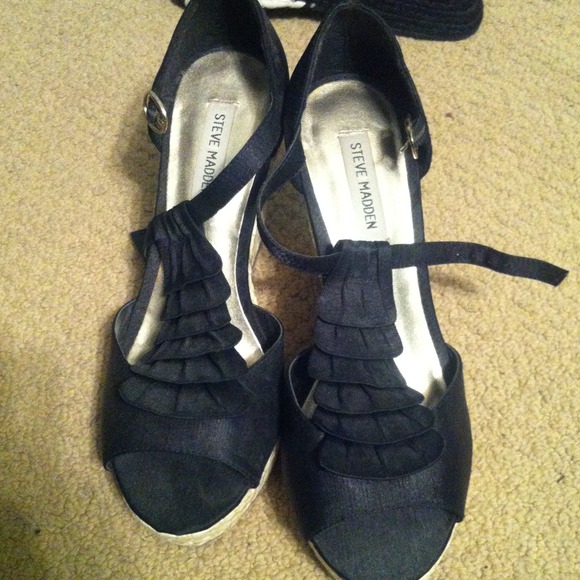 Black Steve Madden wedges