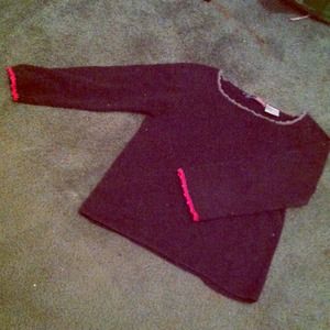 Crop Roxy top with pink ends of the sleeves (: