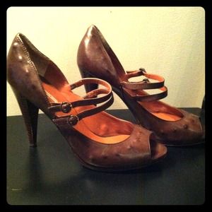 Chocolate Brown Peep-toe Heel