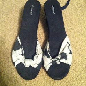 Old Navy floral wedges