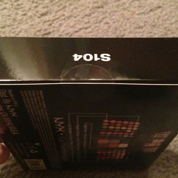 Eye shadow palette with 78 colors - Picture 3 of 3