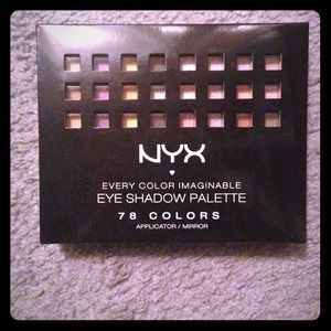 Eye shadow palette with 78 colors