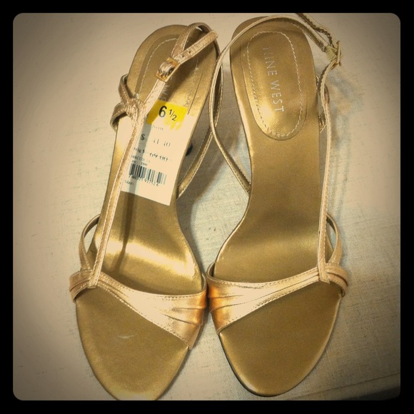 🎀REDUCED🎀 Nine West gold open toe heels