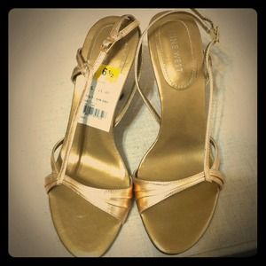 🎀REDUCED🎀 Nine West gold open toe heels