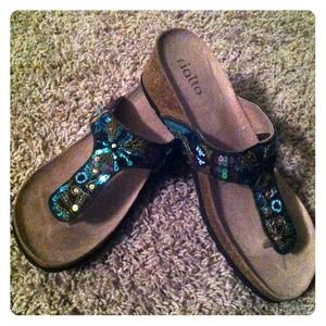 Size 7 Rialto *Never Worn* cork wedges! Sequins!