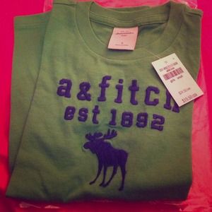 a&f green shirt