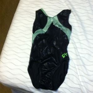 4 leotards for only 80$