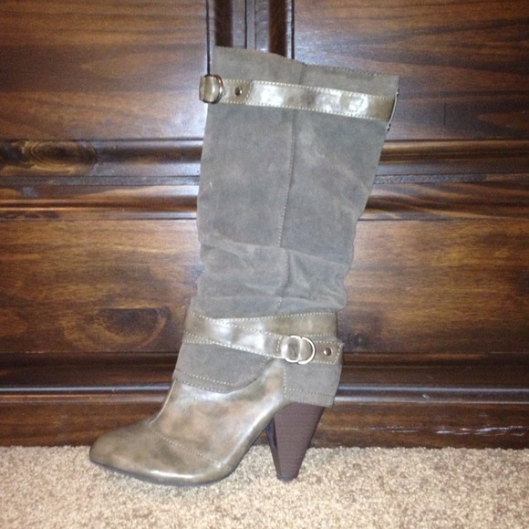 Brown knees high boots