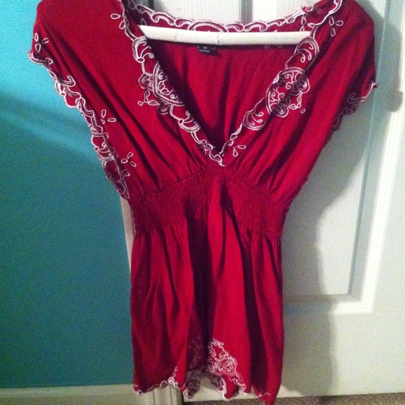 Twentyone red & white top