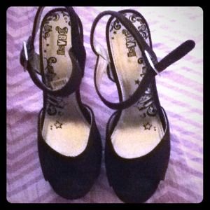 ❌RESERVED❌ Platform Pump Peeptoes!