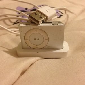 1st Generation IPod Shuffle 2g