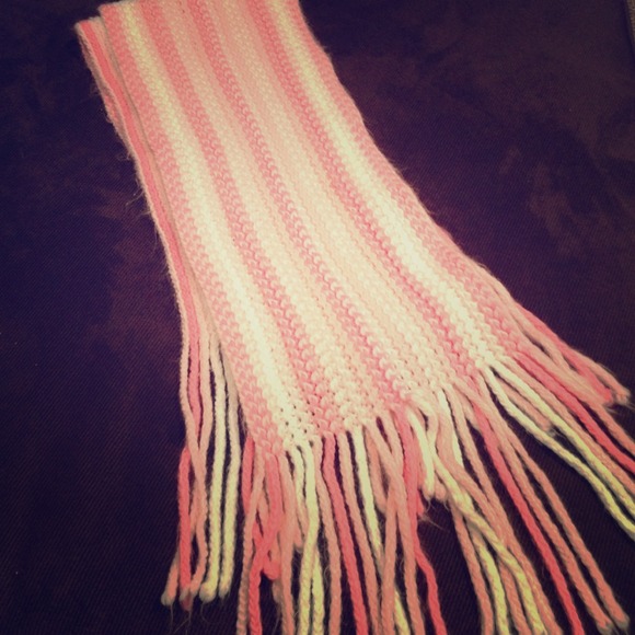 Knitted scarf by gram gram