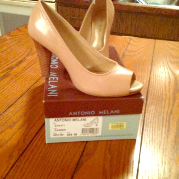 Beige heels