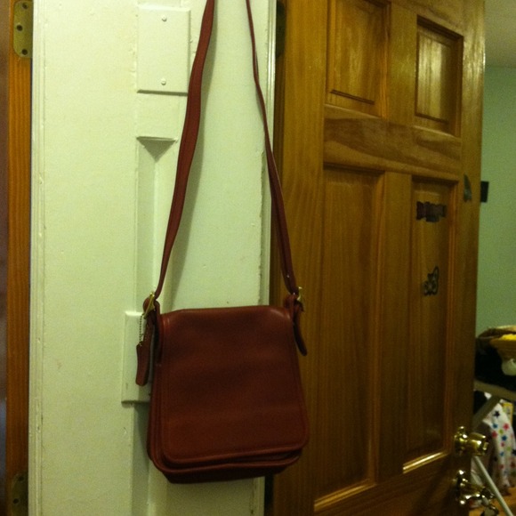 PRICE DROP🎉💯 Authentic Coach HandBag 💯🎉 - Picture 2 of 4
