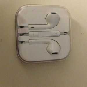 iPhone 5 headphones