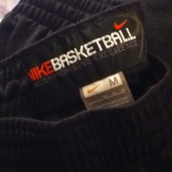 NIKE Basketball Pants - Picture 2 of 3