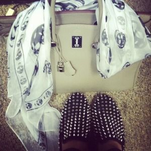 Skull scarf 💀🎀