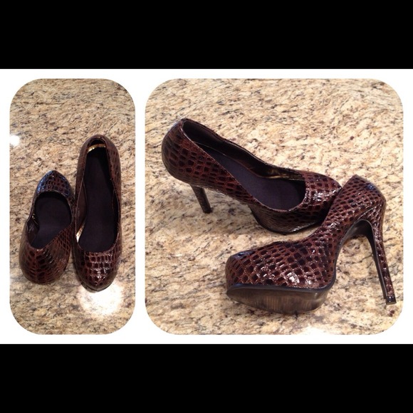 ❤SOLD! Brown alligator print platforms!