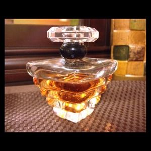 RESERVE!!!!!! Lancome Tresor spray