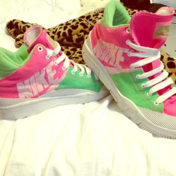 Nike kicks