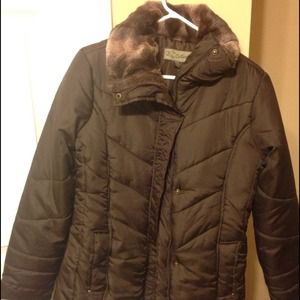 ⬇💰REDUCED - Brown coat with faux fur collar