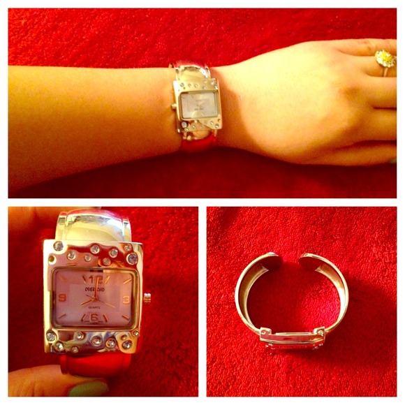 Bundle watch and crop top sweater