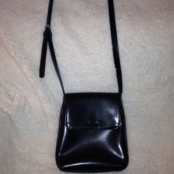 🎀RESERVED🎀 Guess satchel