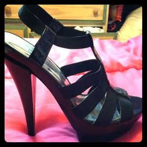 Jessica Simpson black heels.