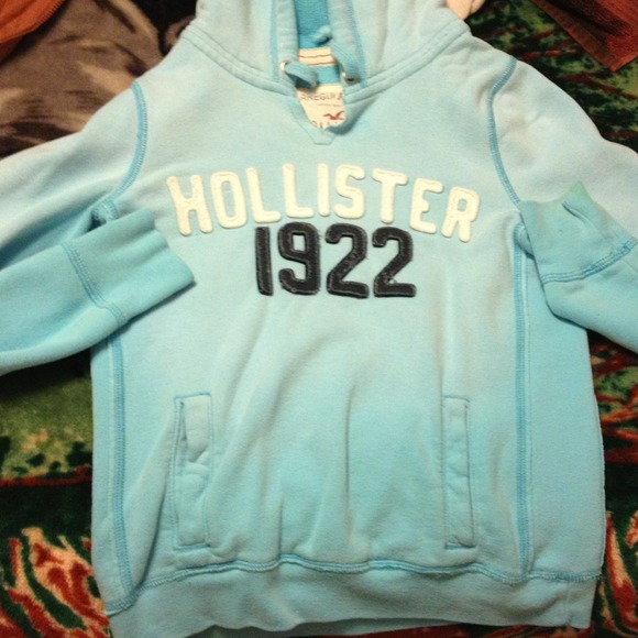 Hollister sweatshirt