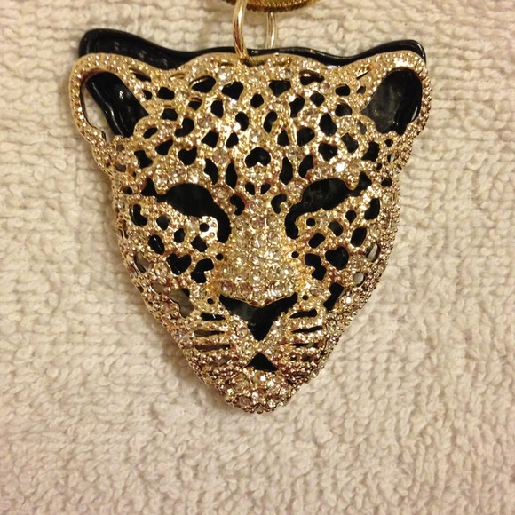 Great quality and brand new leopard long necklace - Picture 2 of 4