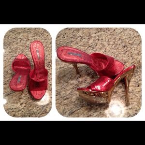 ✂REDUCED! ✂Sexy red and gold mules!
