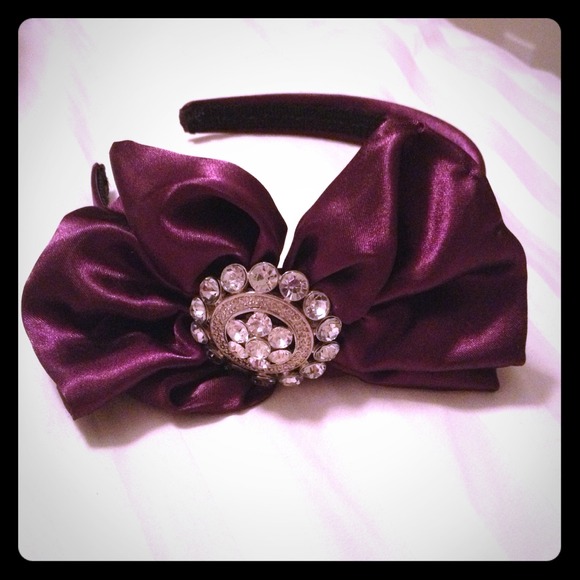 💜SOLD💜 Gorgeous headband