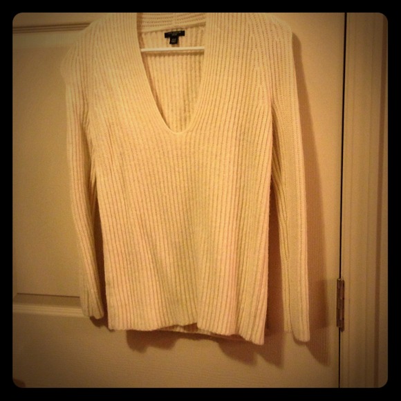 Ann Taylor cream color sweater! Xsp