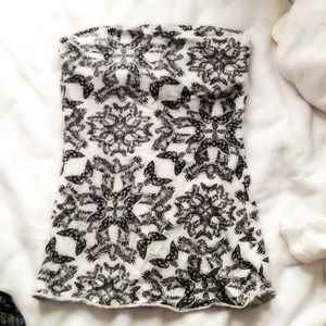 Contrast butterfly tube top