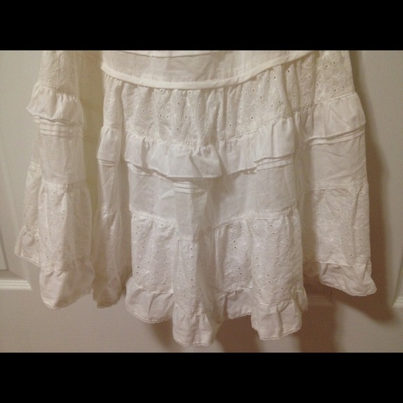 *SOLD*Brand NEW Forever 21 White Ruffle Dress - Picture 2 of 3