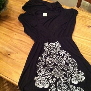 Adorable Yoga Top! Like New!!