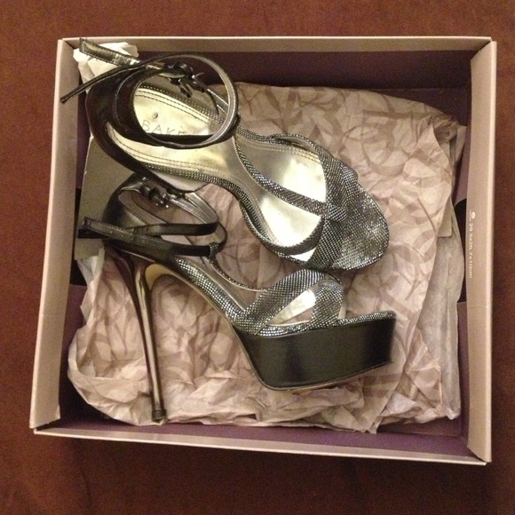 Baker's Kirsten Black - Picture 1 of 3