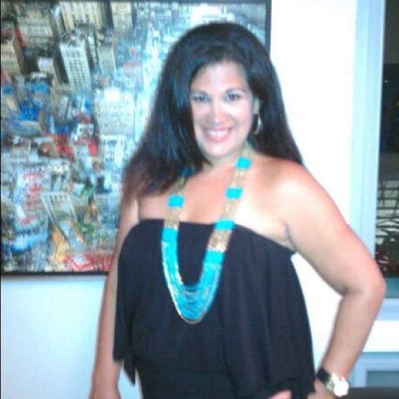 Turquoise and matte gold beads necklace - Picture 1 of 1