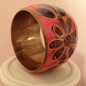 Worn once great statement piece <3