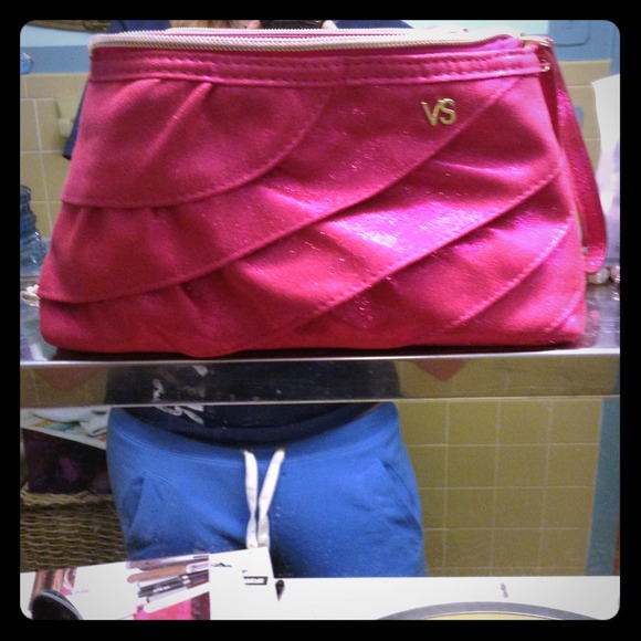 Adorable Victoria Secret makeup bag