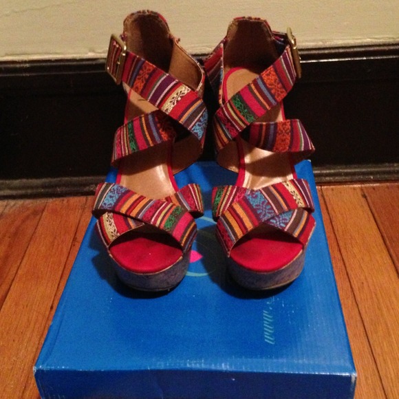 Tribal wedges - Picture 1 of 4