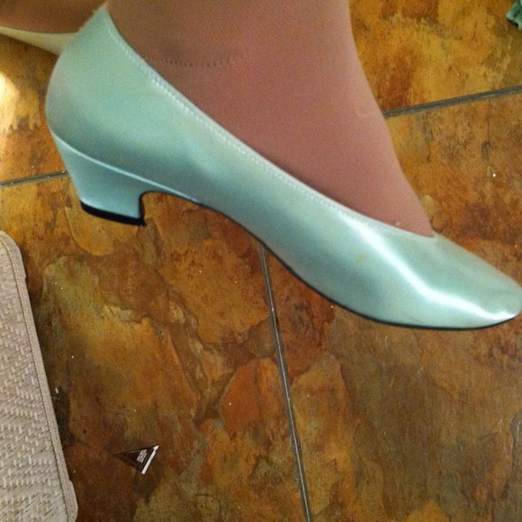 Shoes - Picture 2 of 3