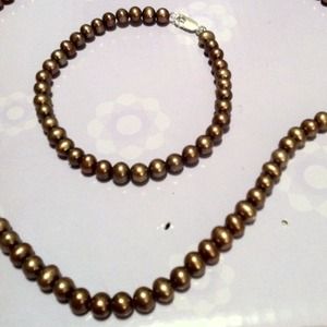 Brown pearl earring, necklace and bracelet set