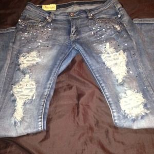 Stud & rhinestone frayed skinny jeans