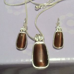 Brown earring and necklace set